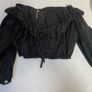 Black crop with mid length sleeve